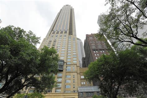 Former White Sox executive Kenny Williams lists Park Tower condo for $3M